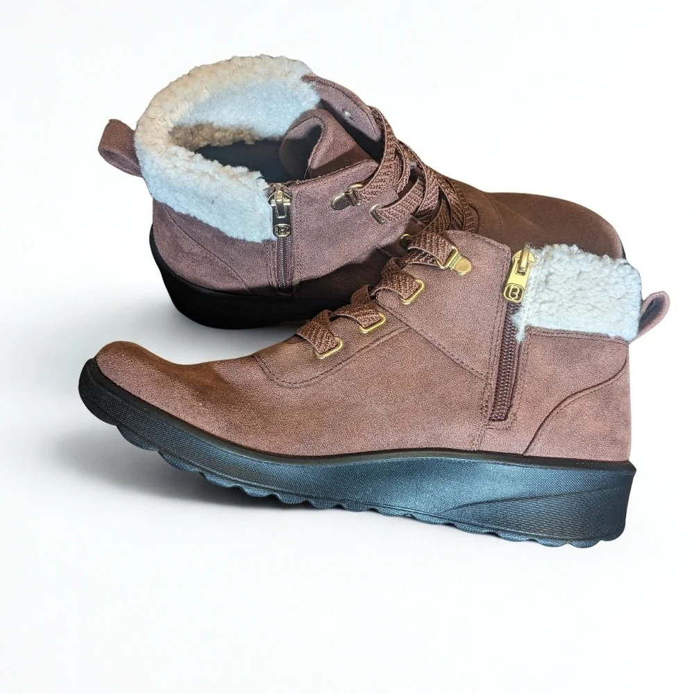 Bzees Garner Women Ankle Boots Brown Vegan Suede Vegan Fur Lined Comfort size 9